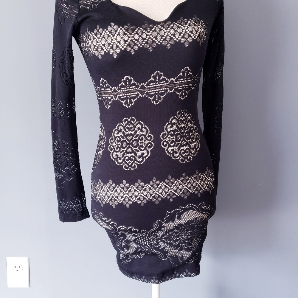 Dress - Picture 3 of 3
